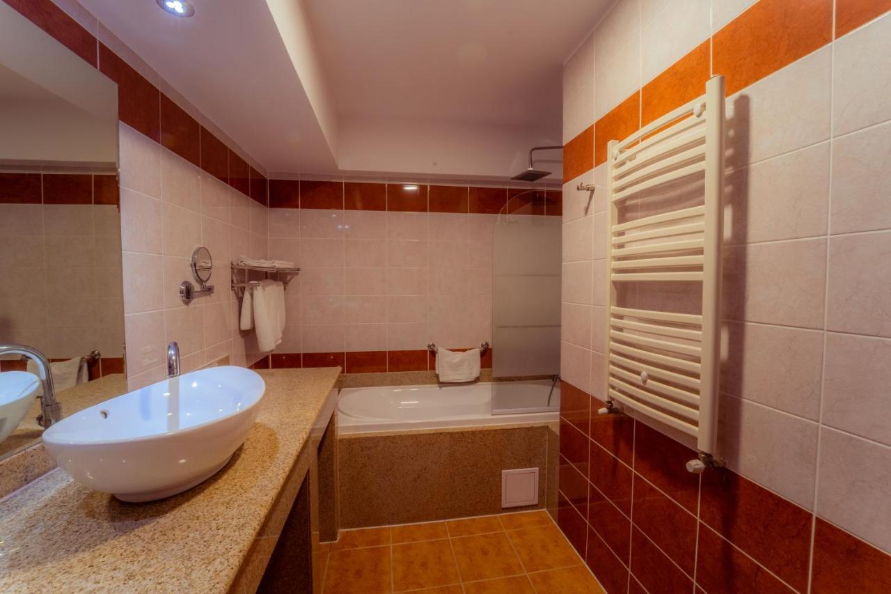 Hotel Perla سلانيك مولدوفا المظهر الخارجي الصورة